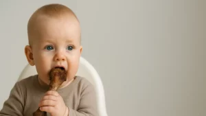 Les « carnivore babies » : une tendance dangereuse pointée par les médecins