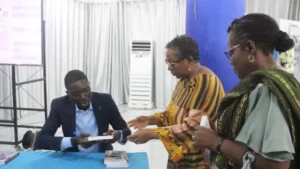 Bénin : Fredhy-Armel Bocovo présente son livre « Nos voix s’unissent »