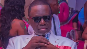 Herve Tobacco surnommé le "Roi de la nuit" à Cotonou