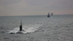 La Royal Navy teste une flotte de drones pour patrouiller les mers à la recherche de sous-marins russes et établir une ligne de surveillance entre le Royaume-Uni et le Groenland.