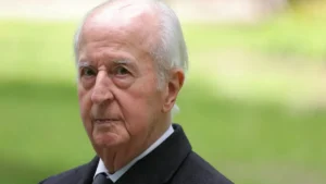 Édouard Balladur, dernier Premier ministre de François Mitterrand, s'éteint à 97 ans