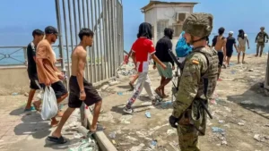 Ceuta : la police tire en l'air pour contenir 4 000 migrants voulant rejoindre un camp de 1 700 places