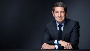 Émeutes en France : qui est David Lisnard, candidat à la présidentielle dont la réponse sur 1961 devient virale ?