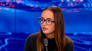 Mobilisation lycéenne : après Elwan pro-Mélenchon, Louise Montangon, militante RN, s'impose sur les plateaux télé