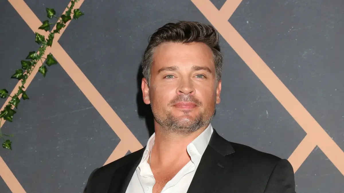 American actor Tom Welling accidentally posts a nude photo from his New York hotel – La Nouvelle Tribune