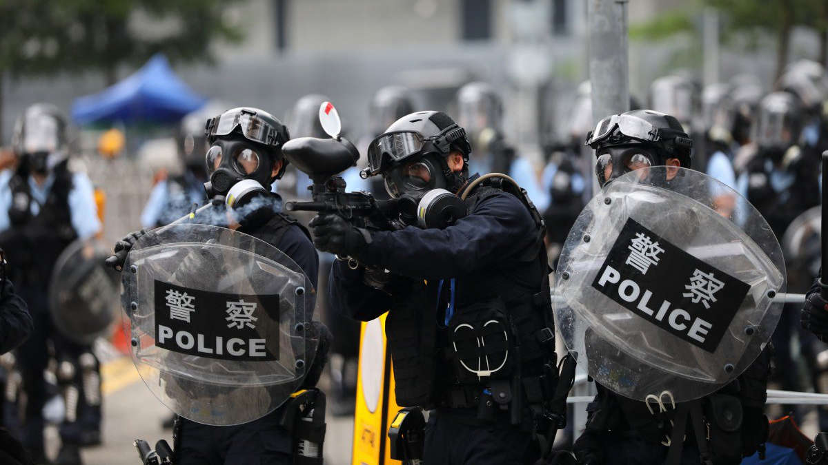 Hong Kong : des scènes de chaos face à des manifestants radicaux