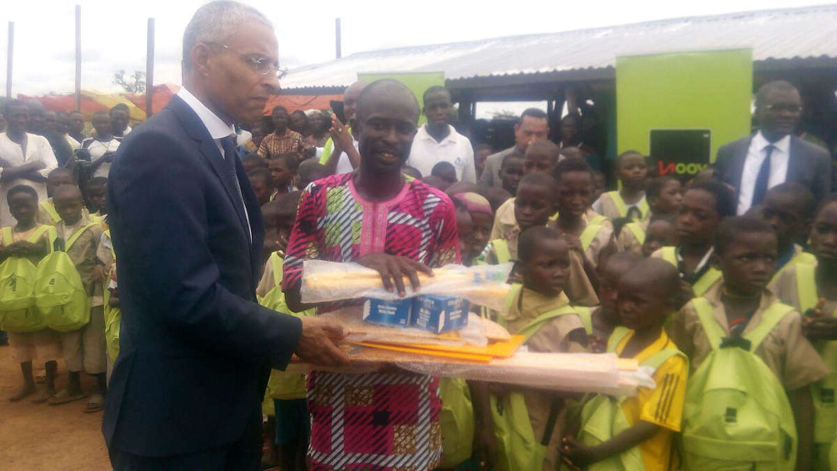 Bus de la rentrée scolaire 2019 : La Fondation Etisalat Bénin lance la distribution des milliers de kits scolaires complets