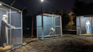 Jésus, Marie et Joseph en cage, polémique dans une crêche aux USA