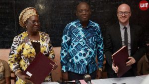 Bénin: CANAL+ offre des bourses aux élèves et du matériel au Ceg Dantokpa